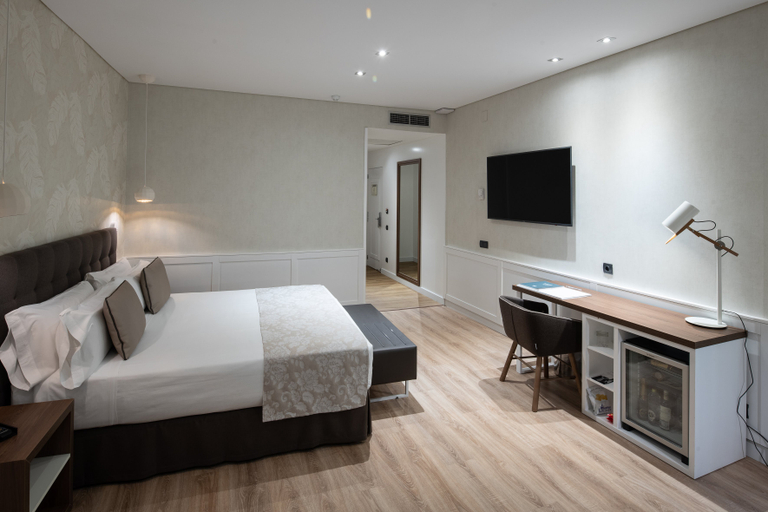 Bedroom 2, Catalonia Puerta del Sol Hotel, Madrid