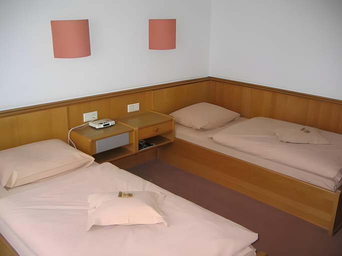 Bedroom 15
