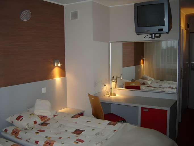 Bedroom 5