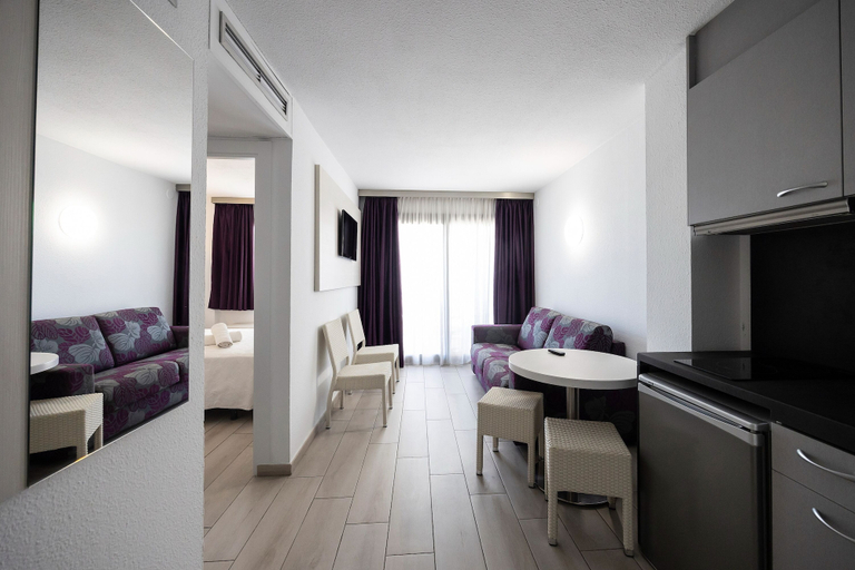 Bedroom 4, Aparthotel Miami Park, Barcelona
