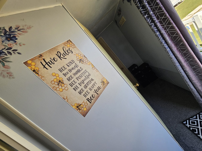 Others 5, Ingoldmells - Caravan- Sleeps 8 - Seaside - Wi-fi, Lincolnshire