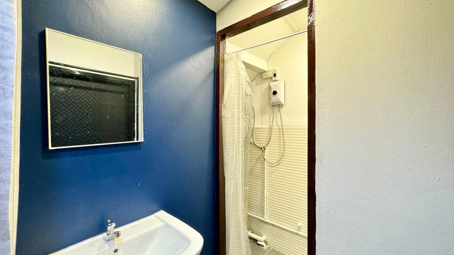 Bathroom 7