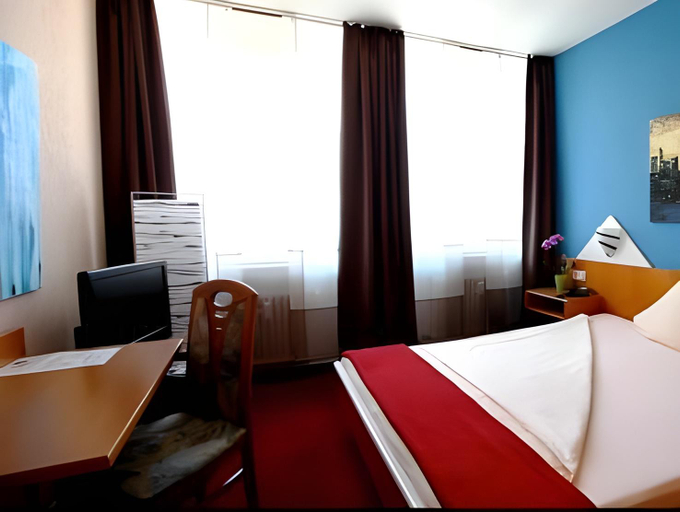Bedroom 16