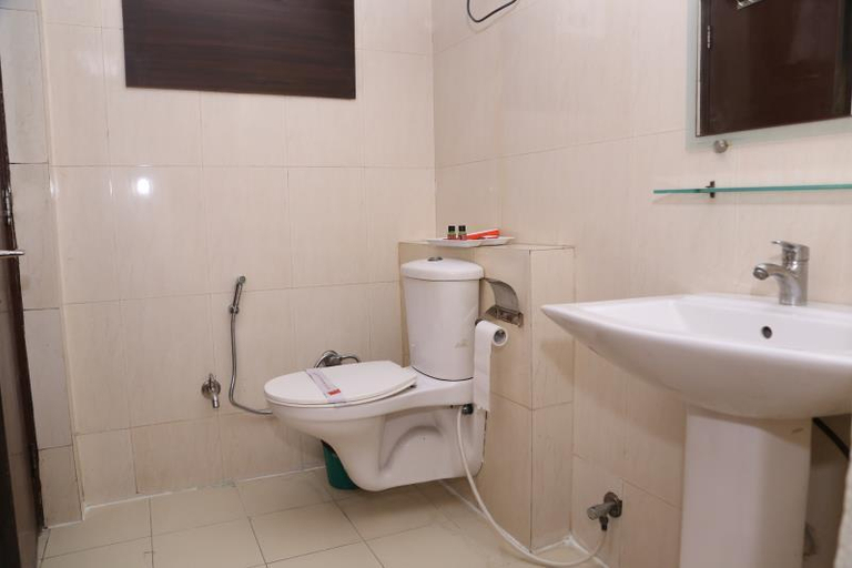 Bathroom 2, Hotel The Grand Orchid, Gautam Buddha Nagar