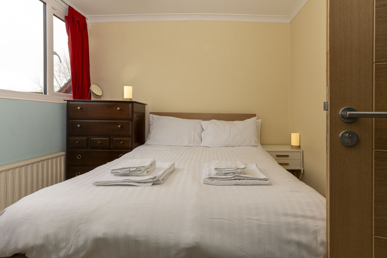 Bedroom 2, Sandford Meadow Guest House, Oxfordshire