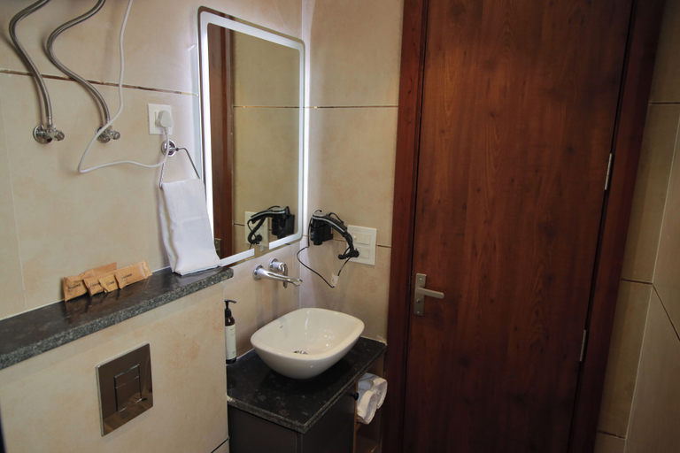 Bathroom 3, Country Inn Gurugram, Gurgaon