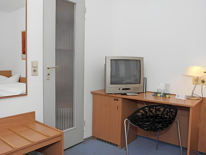 Bedroom 8