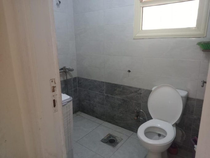 Bathroom 5, شقق فندقية على البحر عائلات, Marsa Matruh