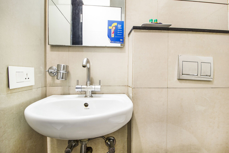 Bathroom 3, Fabhotel Prime Avenue, Indore