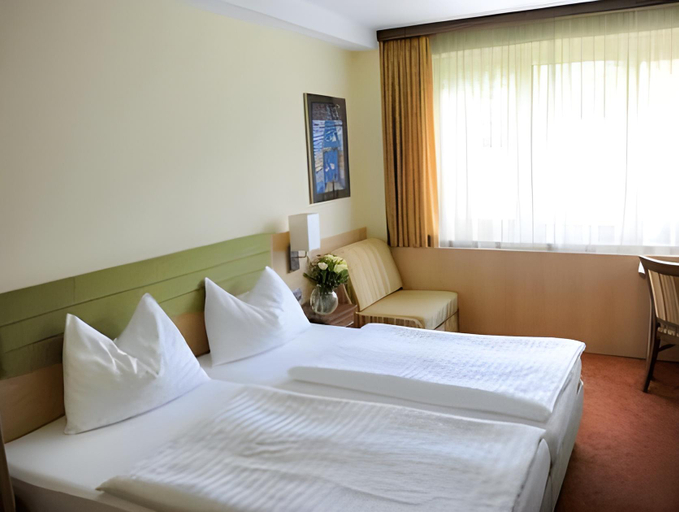 Bedroom 12