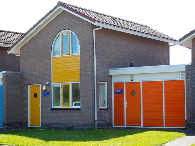 Exterior & Views
