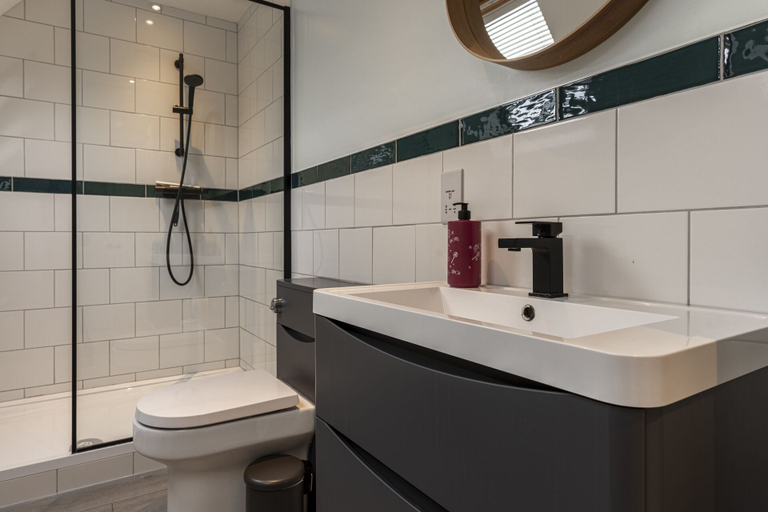 Bathroom 3, Sandford Meadow Guest House, Oxfordshire