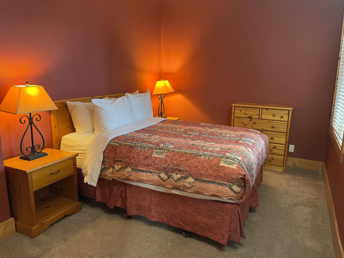 Bedroom 2, Cornerstone Lodge, East Kootenay