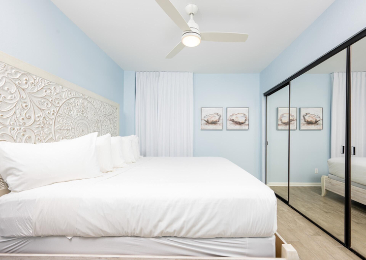 Bedroom 2, White Caps 804, Baldwin