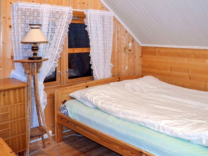 Bedroom 2, 6 Person Holiday Home in Olderdalen, Kåfjord