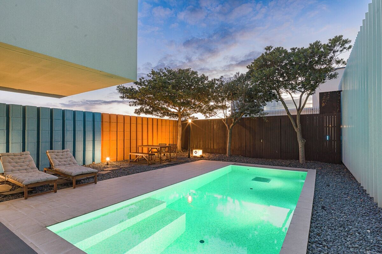 Swimming Pool 13