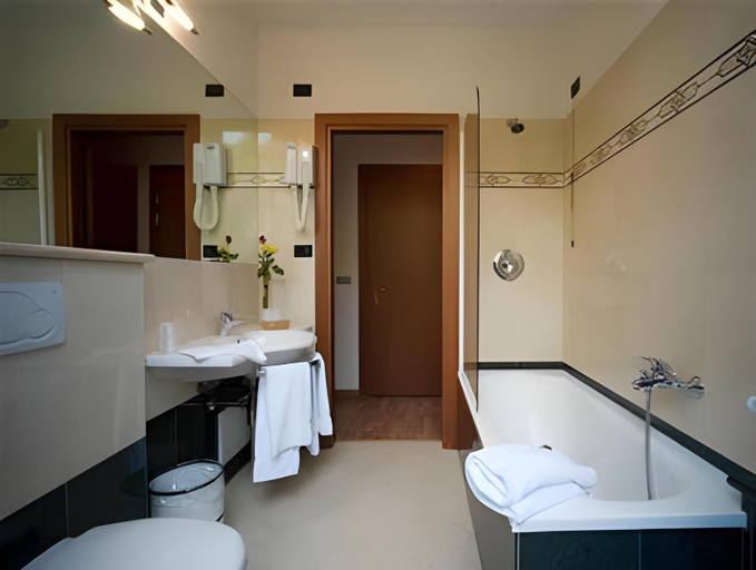 Bathroom 8