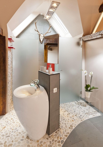 Bathroom 5, Malerwinkel Hotel, Rheinisch-Bergischer Kreis