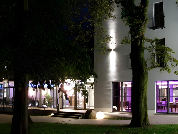 Exterior 11