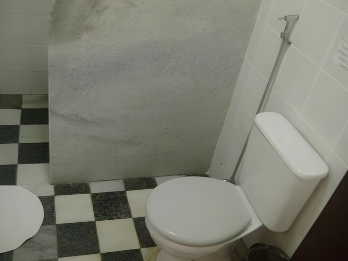 Bathroom 12