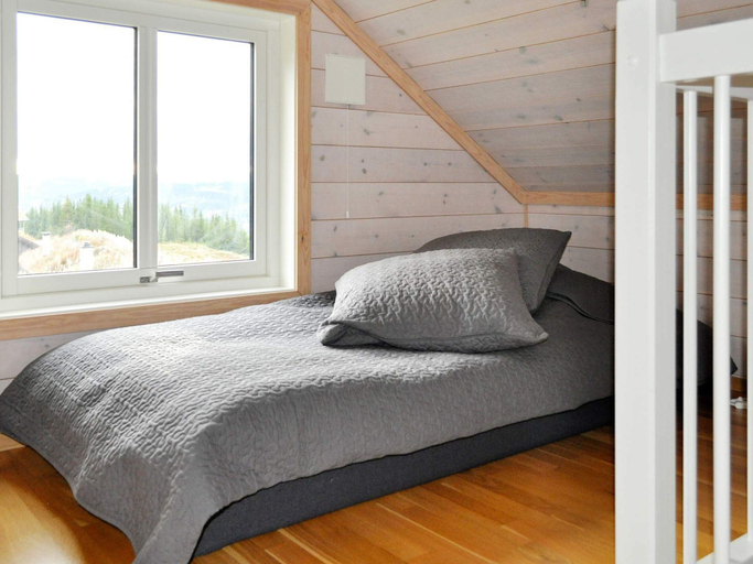 Bedroom 2, 11 Person Holiday Home in Oyer, Øyer