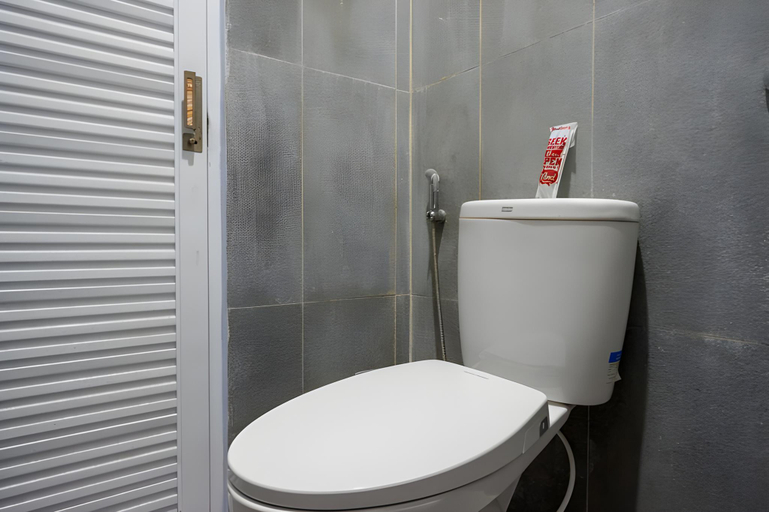Bathroom 7