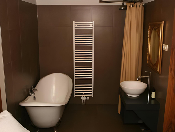Bathroom 7