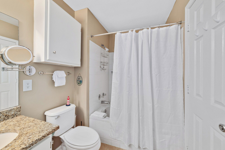Bathroom 3, Charming Condo With Luxe Amenities Less Than 10 Minutes From the Beach, Baldwin