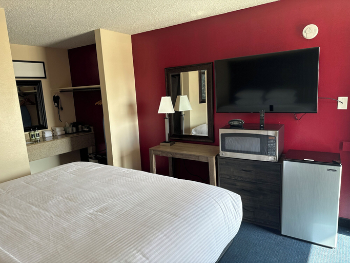 Bedroom 2, Classic Inn Early, Brown