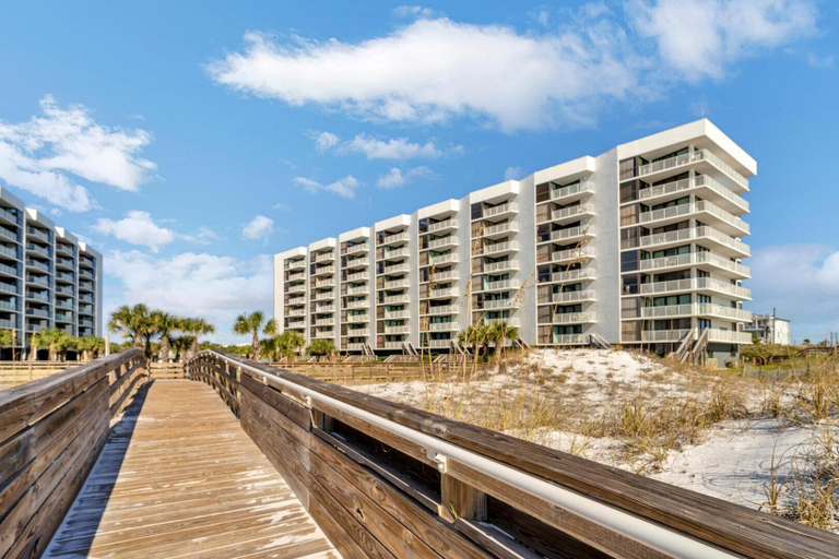 Exterior & Views 2, Mainsail 131, Walton