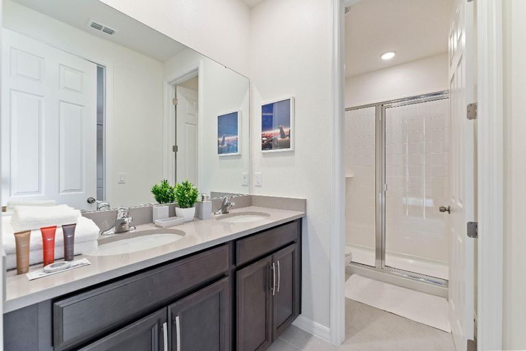 Bathroom 4, Bedrooms  6.5 Bathrooms Solara Resort 8905 TH, Osceola