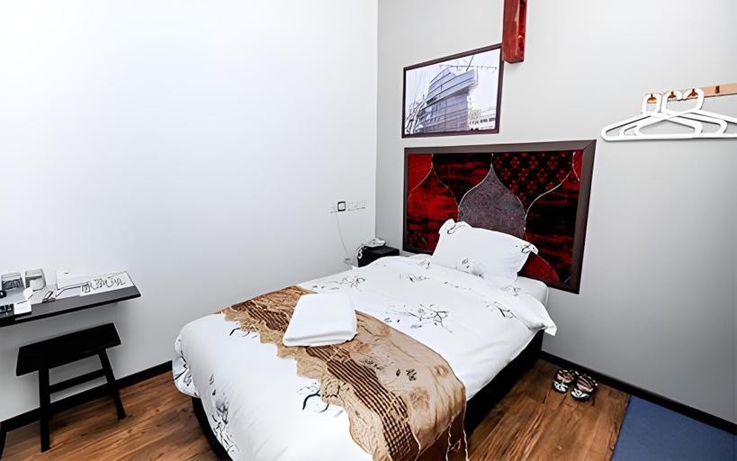 Bedroom 25