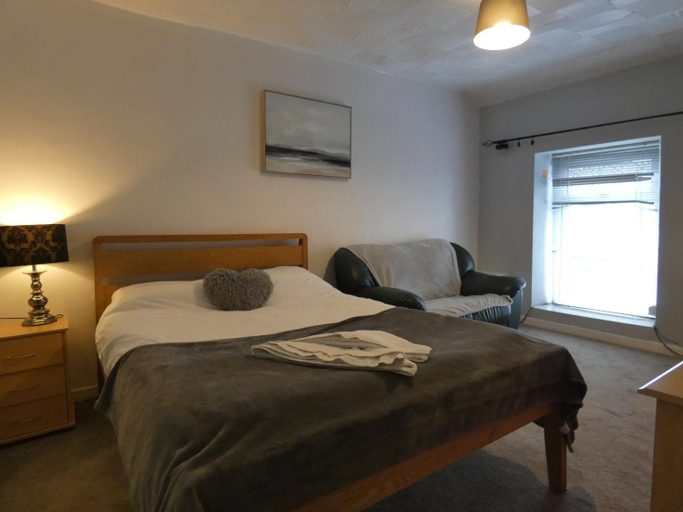 Bedroom, Wyndham Rooms, Merthyr Tydfil