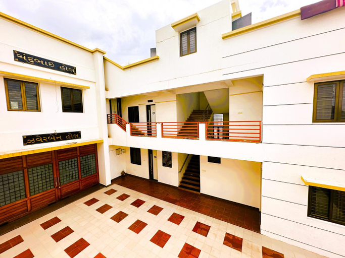 Others 5, StayGuru Ranjan Vadi, Kachchh