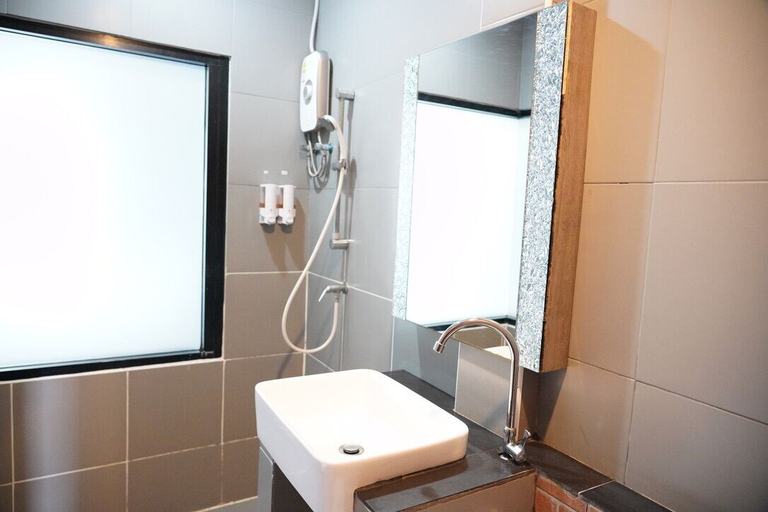 Bathroom 3