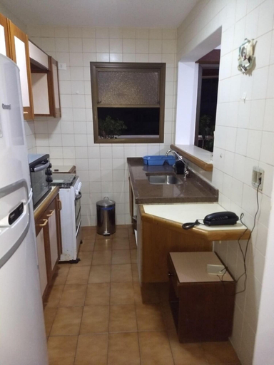 Others 4, Apê da Mi, Guarujá