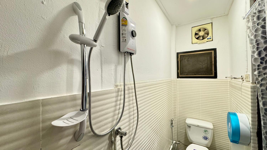 Bathroom 3
