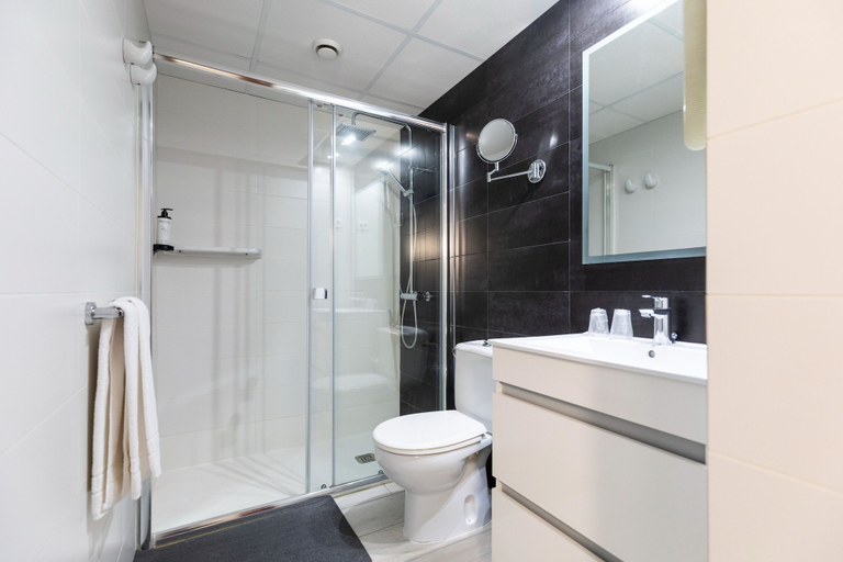 Bathroom 5, Aparthotel Miami Park, Barcelona