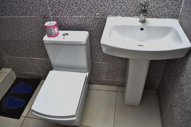 Bathroom, CANDOW HOTEL, IbadanNorth