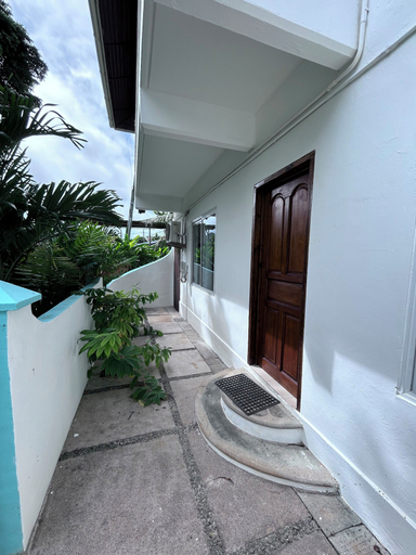 Exterior & Views 2, castaway lodge