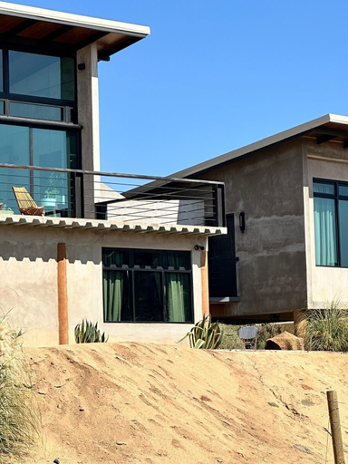 Exterior 12