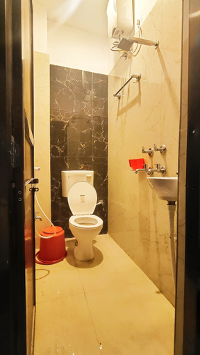 Bathroom, Laxmi Homestay, Varanasi