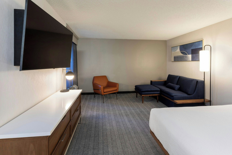 Bedroom 3, Courtyard Minneapolis St. Paul/Roseville by Marriott, Ramsey