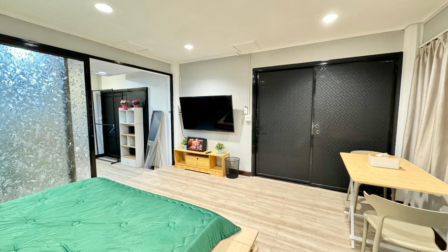 Bedroom 12