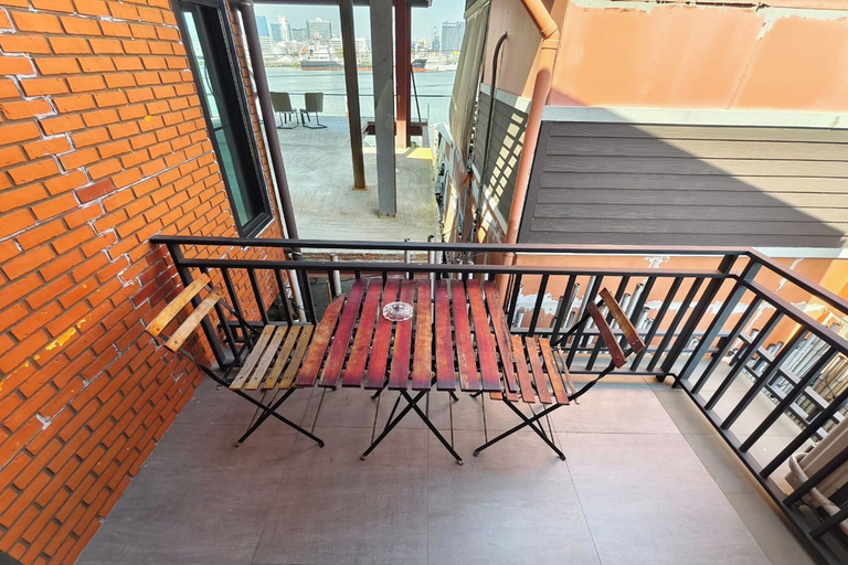 Exterior & Views 29