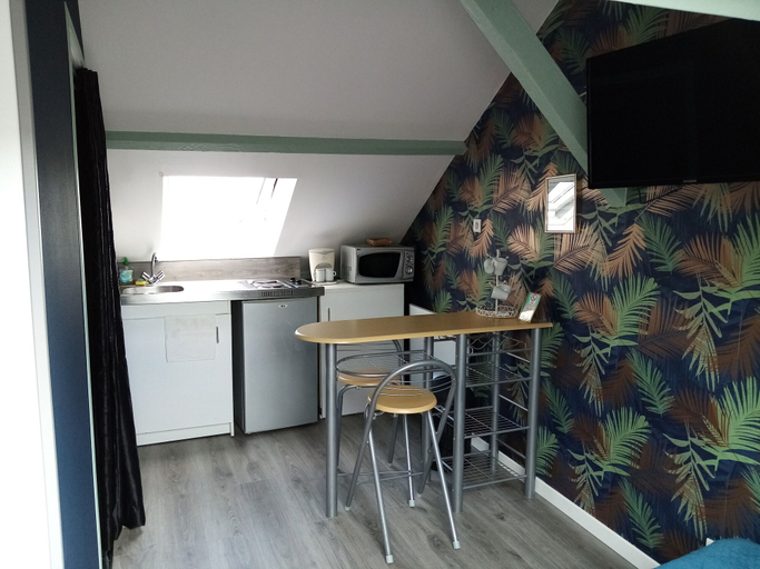 Others 5, PETIT STUDIO MANSARDE 2 PERSONNES, Eure