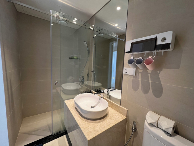 Bathroom 28