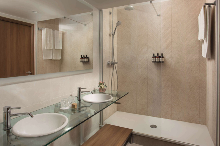 Bathroom 4