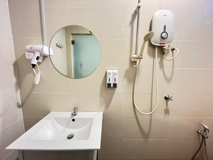 Bathroom 7