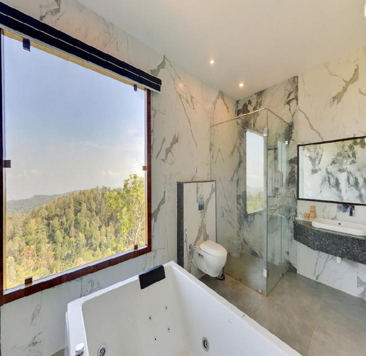 Bathroom 3, Mount Pico, Salem